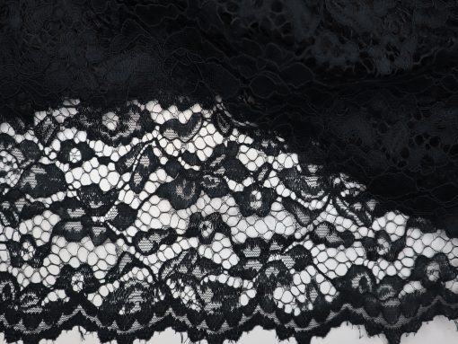 Spitze mit Bogenkante schwarz