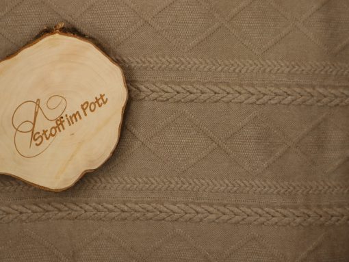 Weicher Strick mit gestricktem Muster beige