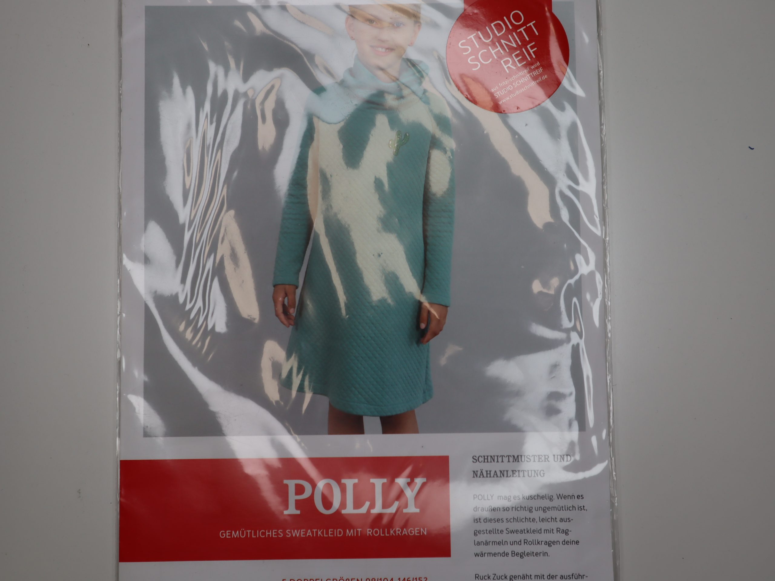 Schnittmuster Studio Schnittreif Polly gemütliches Sweatkleid mit Rollkragebn 98/104-146/152