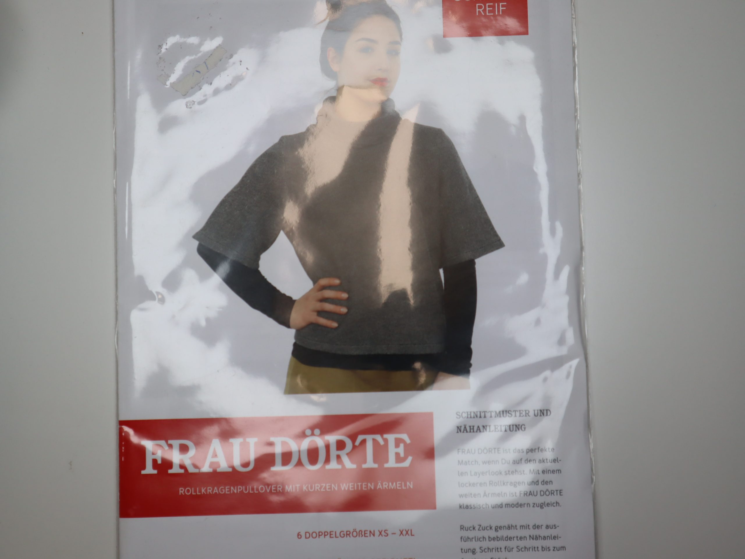 Schnittmuster Studio SchnittreifFrau Dörte Rollkragenpulli mit kurzen weiten Ärmeln XS-XXL