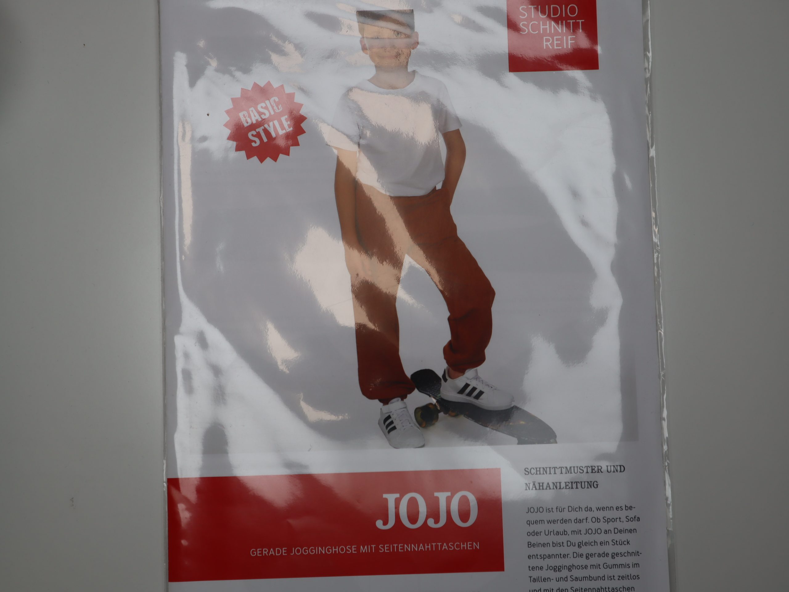 Schnittmuster Studio Schnittreif Jojo Gerade Jogginghosr mit Seitennahttaschen KInder 86-92-146/152