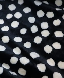 Wellnessfleece Dots schwarz ecru