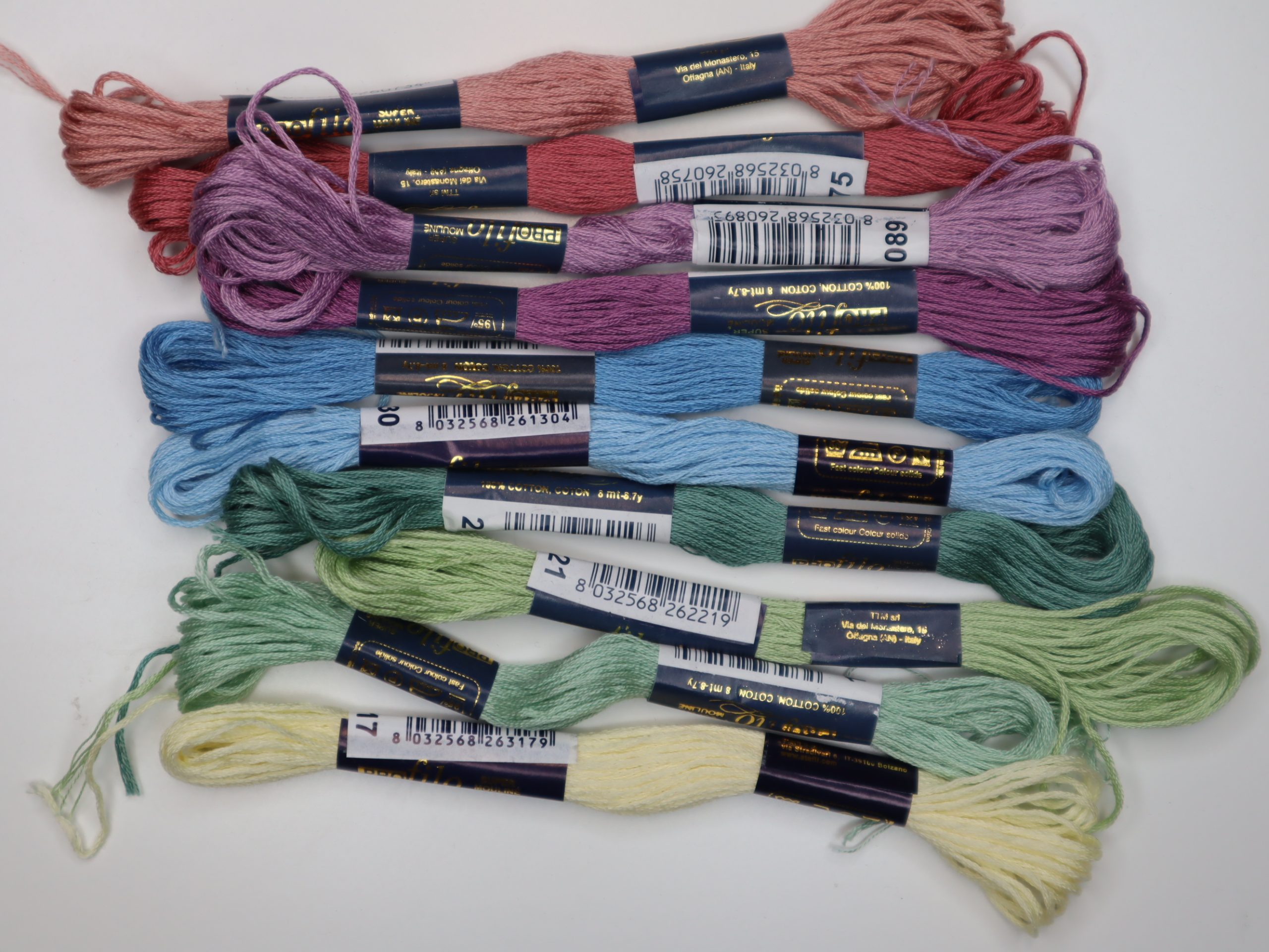 Stickgarnset mit 11 Pastelltönen (11 x 8 m)