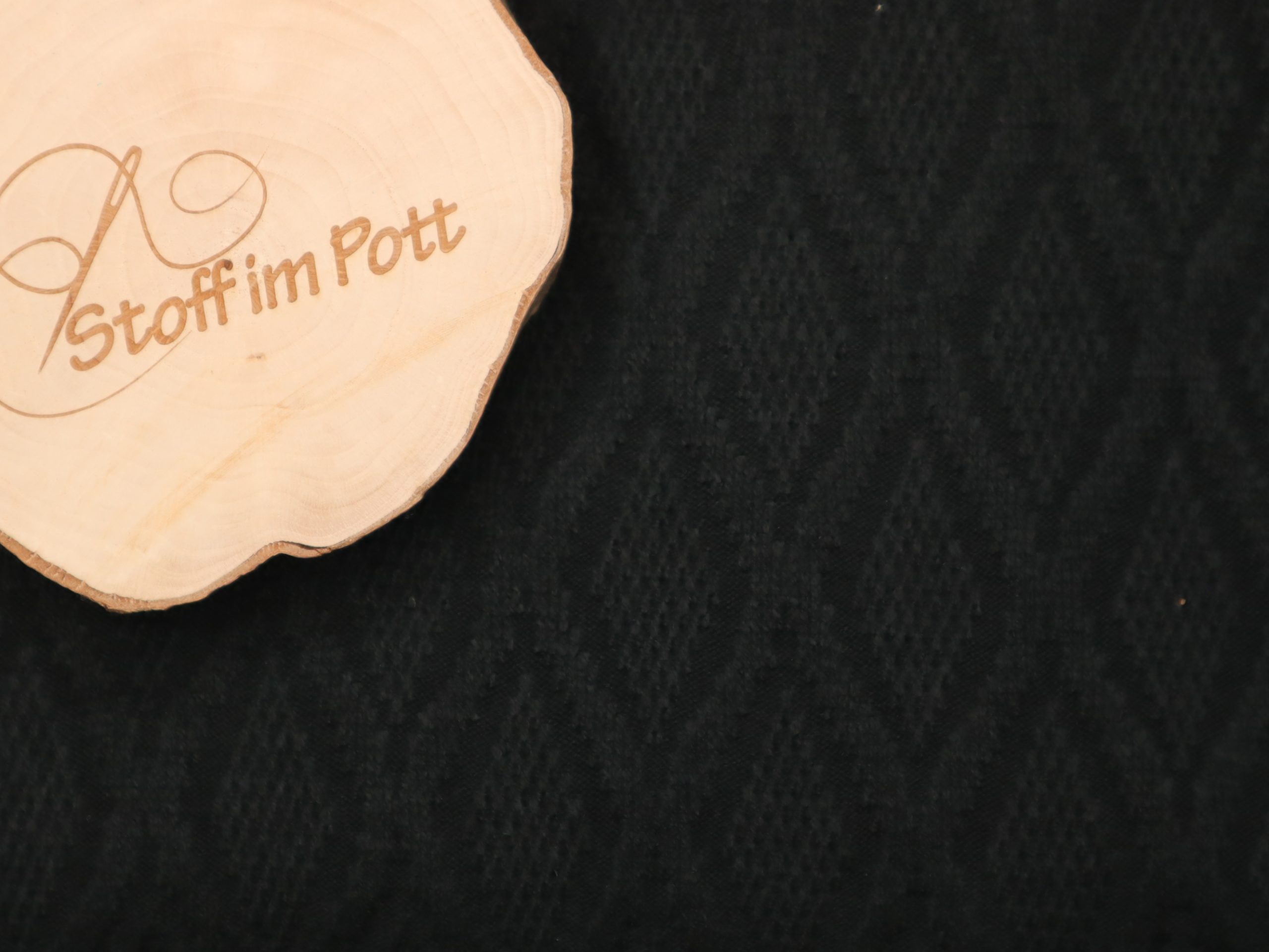 Weicher Strickjacquard mit Rautenmuster schwarz