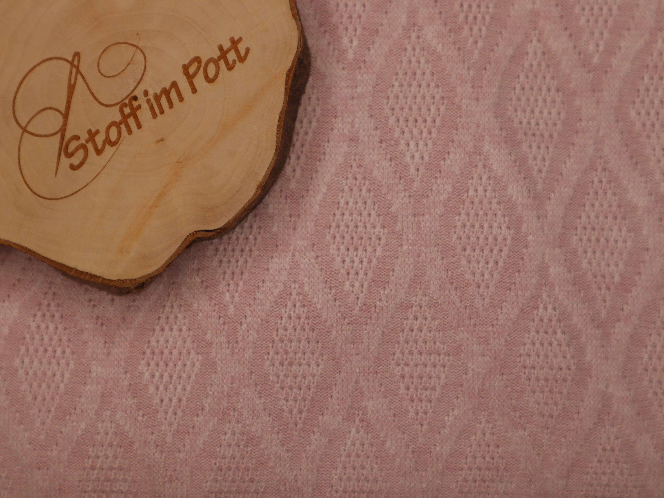 Weicher Strickjacquard mit Rautenmuster rosa