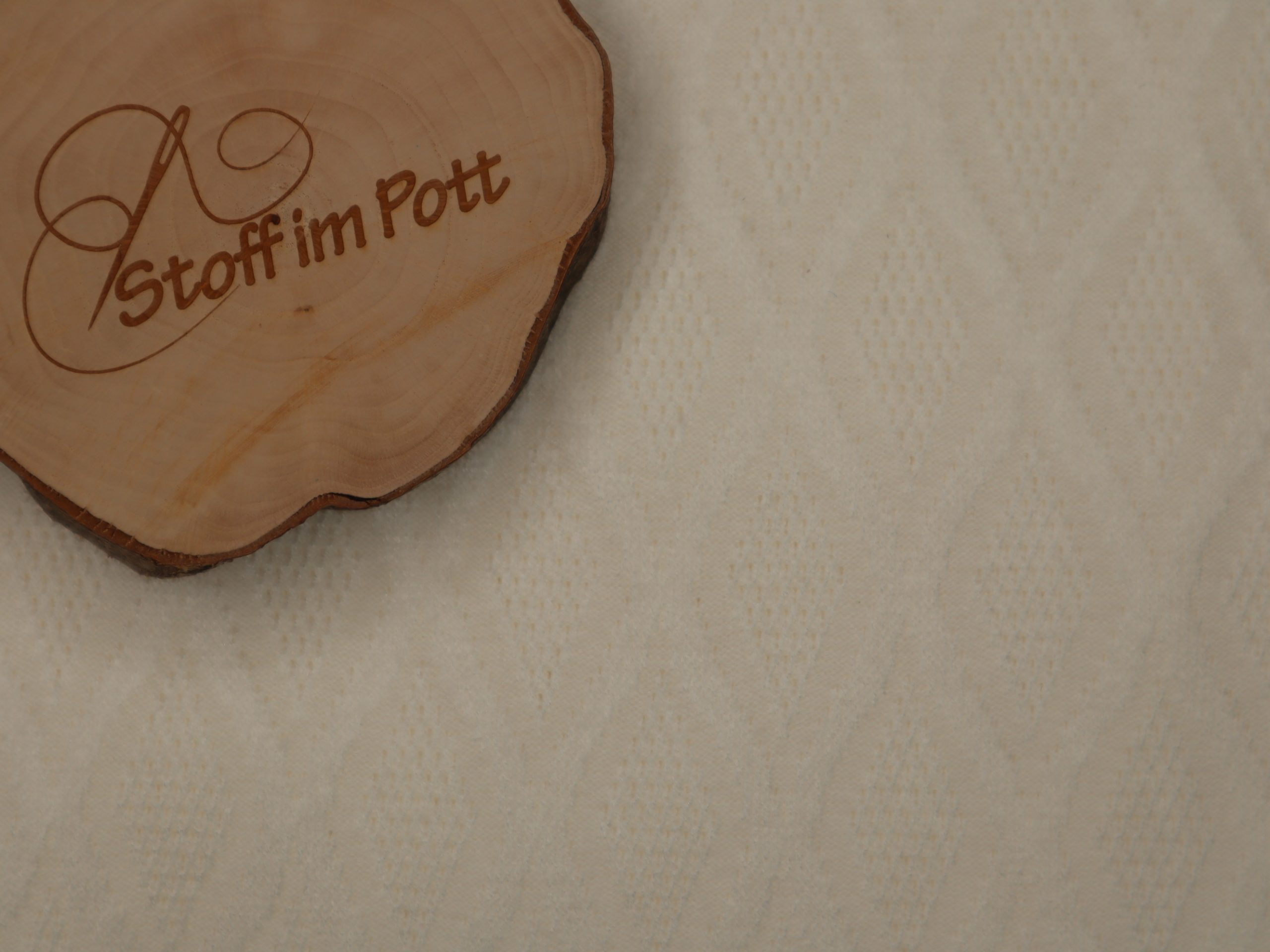 Weicher Strickjacquard mit Rautenmuster ecru