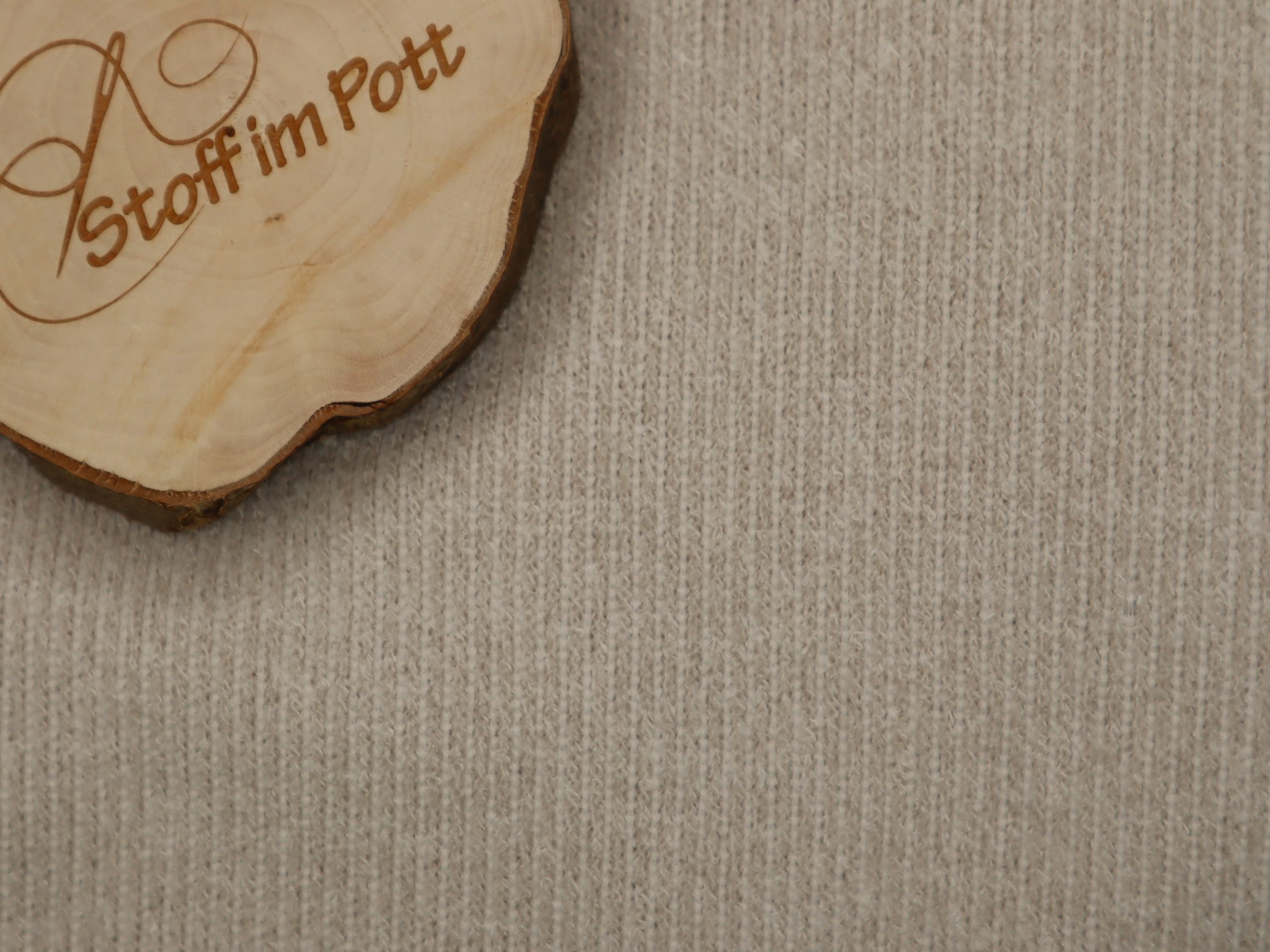 Weicher Strick hellbeige